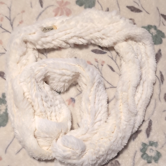 Dena Cream Rabbit Fur Scarf - Picture 4 of 5